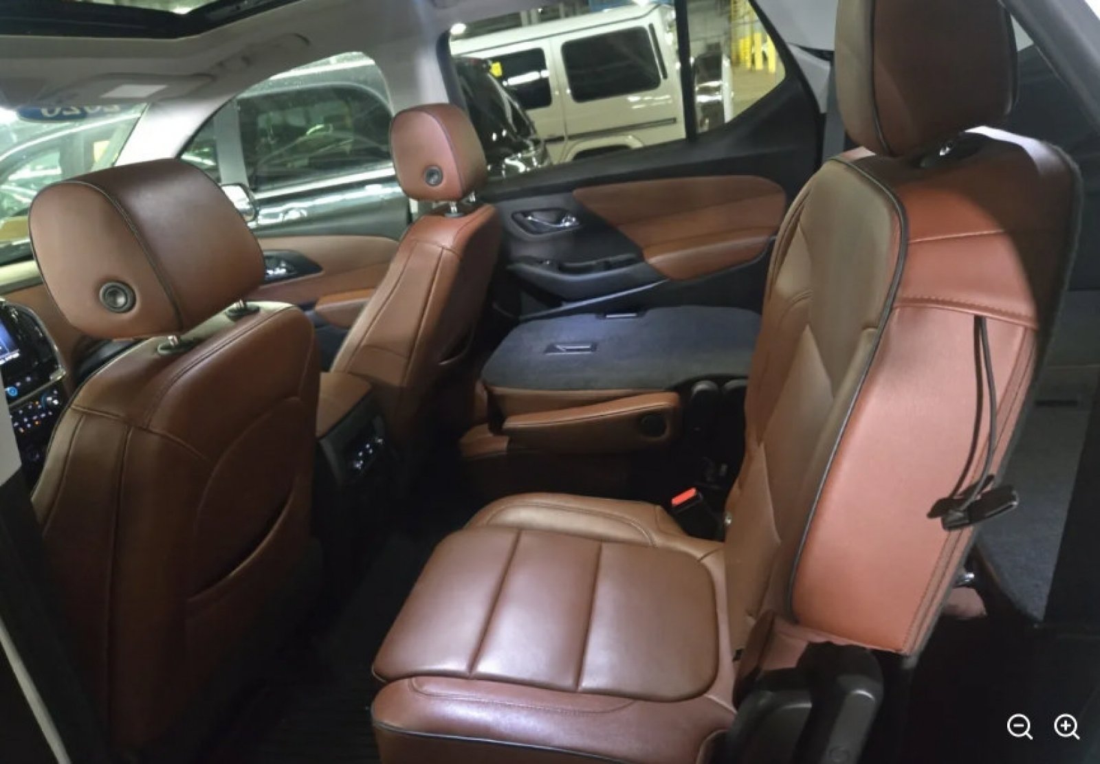 Used 2020 Chevrolet Traverse High Country w/ LPO, 'HIT The Road' Package AWD/4WD image 11