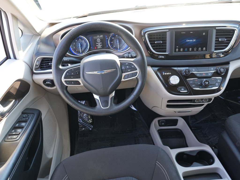 Used 2021 Chrysler Voyager L FWD image 19