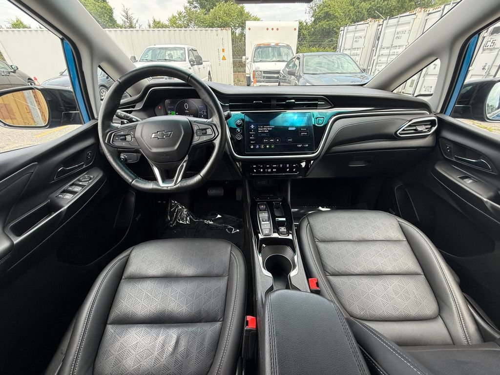 Used 2023 Chevrolet Bolt LT w/ Infotainment Package FWD image 23