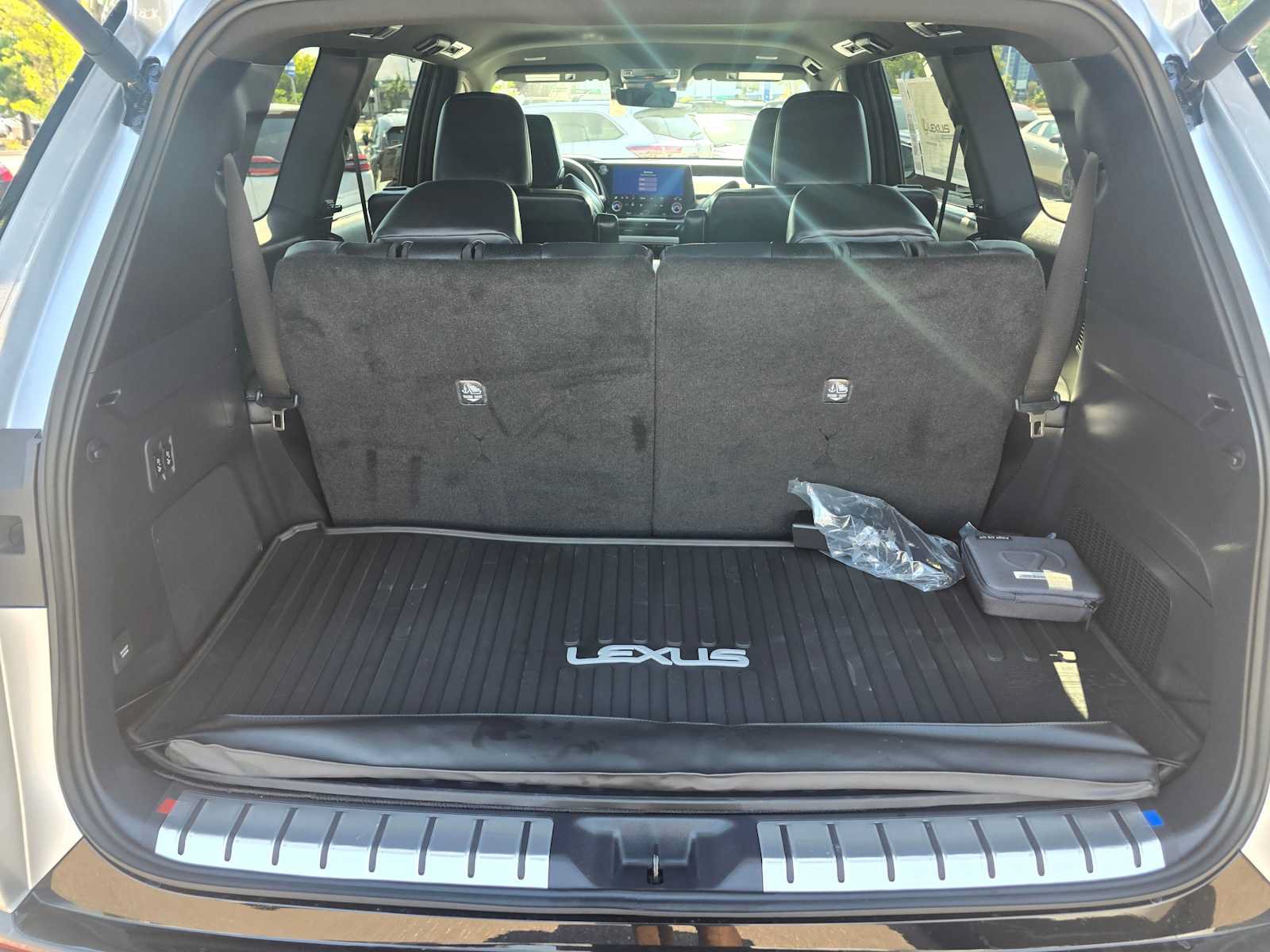 New 2026 Lexus TX 500h AWD image 16