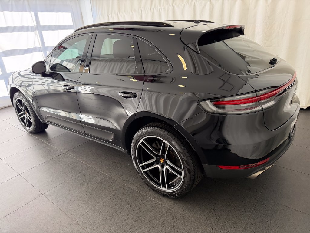 Certified 2021 Porsche Macan S AWD/4WD image 3