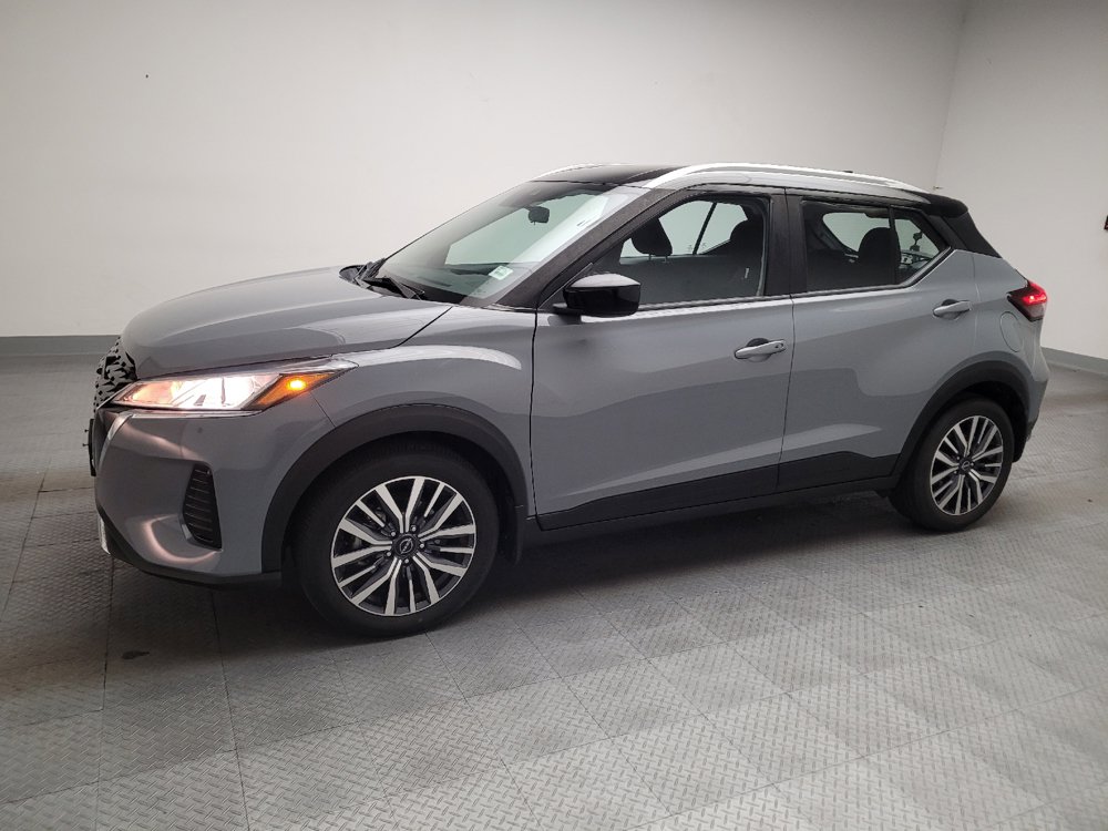 Used 2023 Nissan Kicks SV FWD image 2
