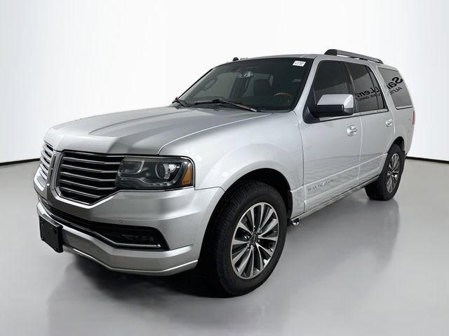 Used 2016 Lincoln Navigator Select AWD/4WD image 3