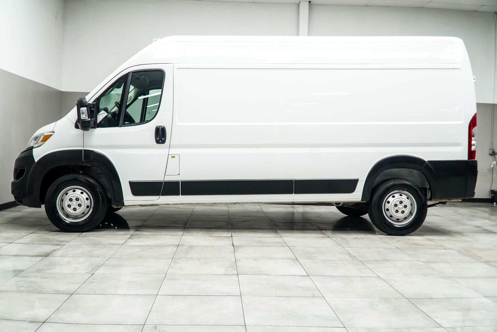 Used 2023 RAM ProMaster 2500 FWD image 10