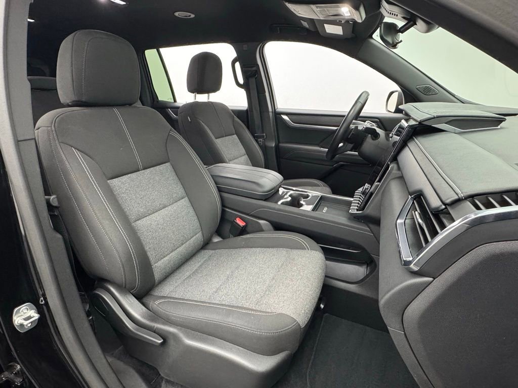 Used 2025 GMC Acadia Elevation image 34