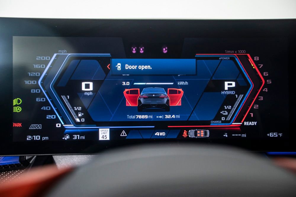 Used 2026 BMW M5 w/ Executive Package image 31