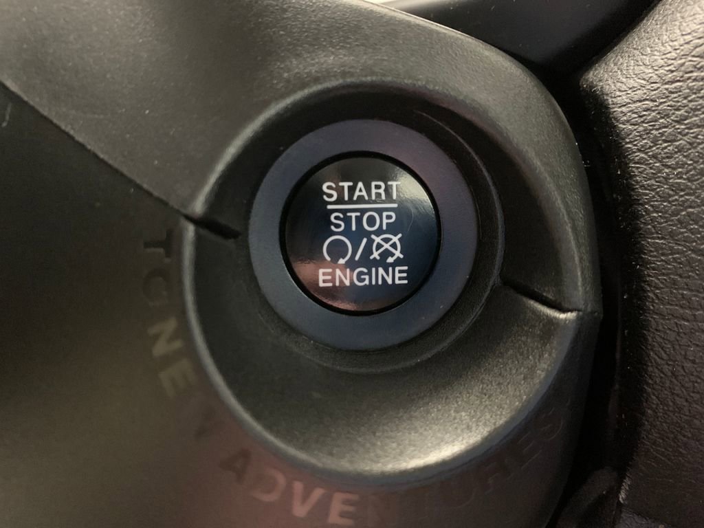 Used 2017 Jeep Renegade Latitude image 13