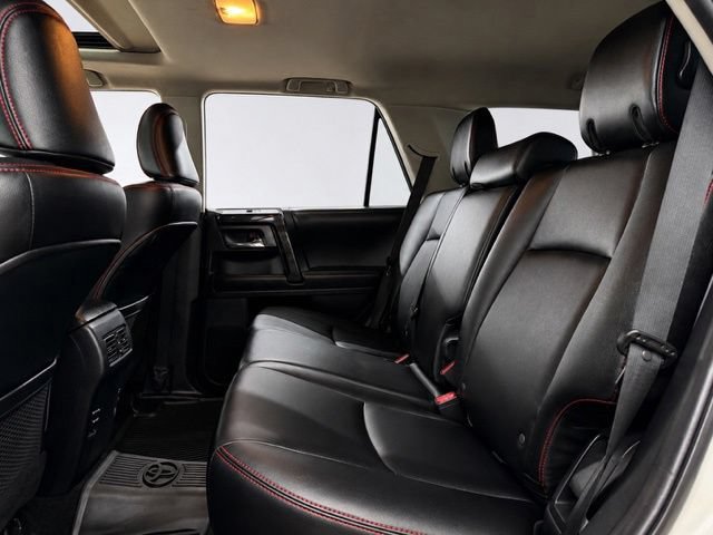 Used 2018 Toyota 4Runner TRD Off-Road Premium AWD/4WD image 18