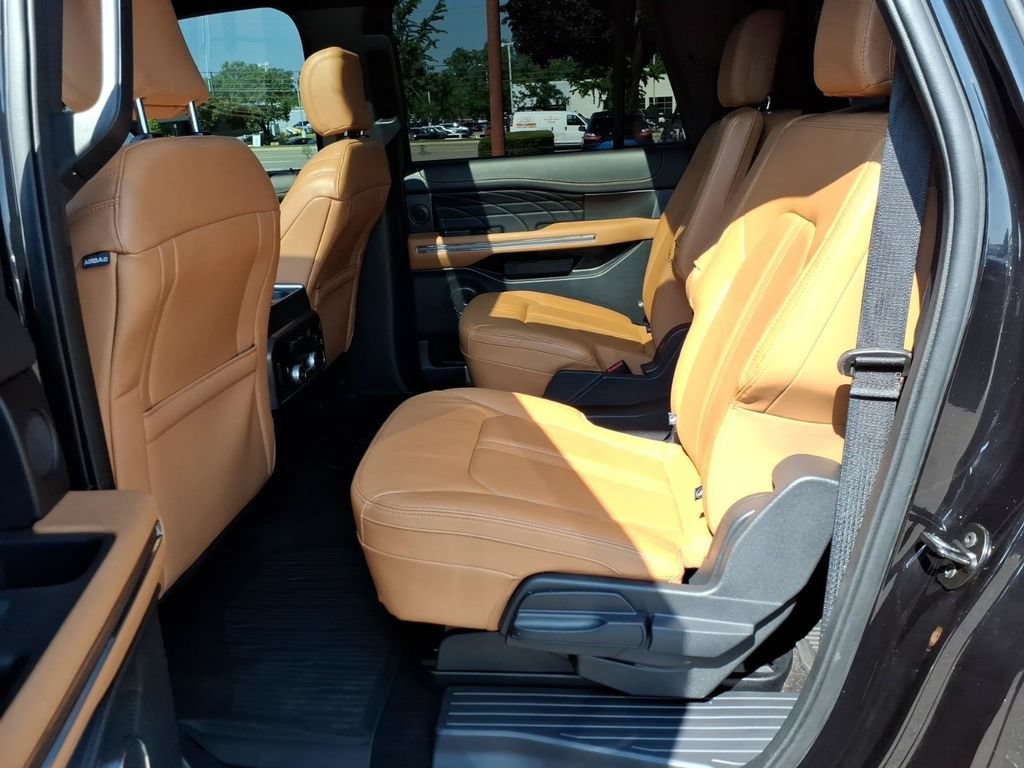 Used 2023 Ford Expedition Max Platinum AWD/4WD image 10
