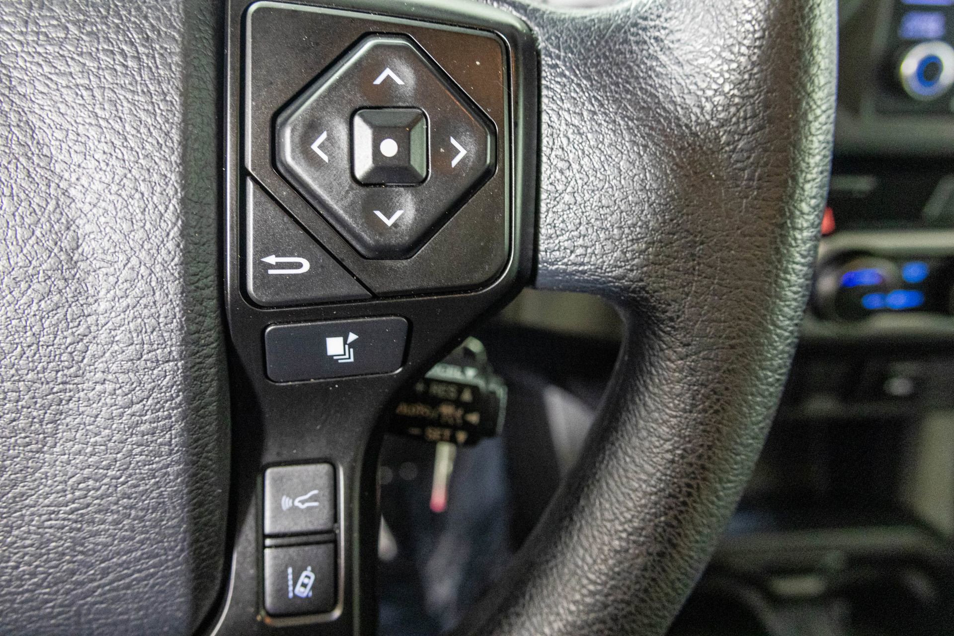 Used 2023 Toyota Tacoma SR AWD/4WD image 29