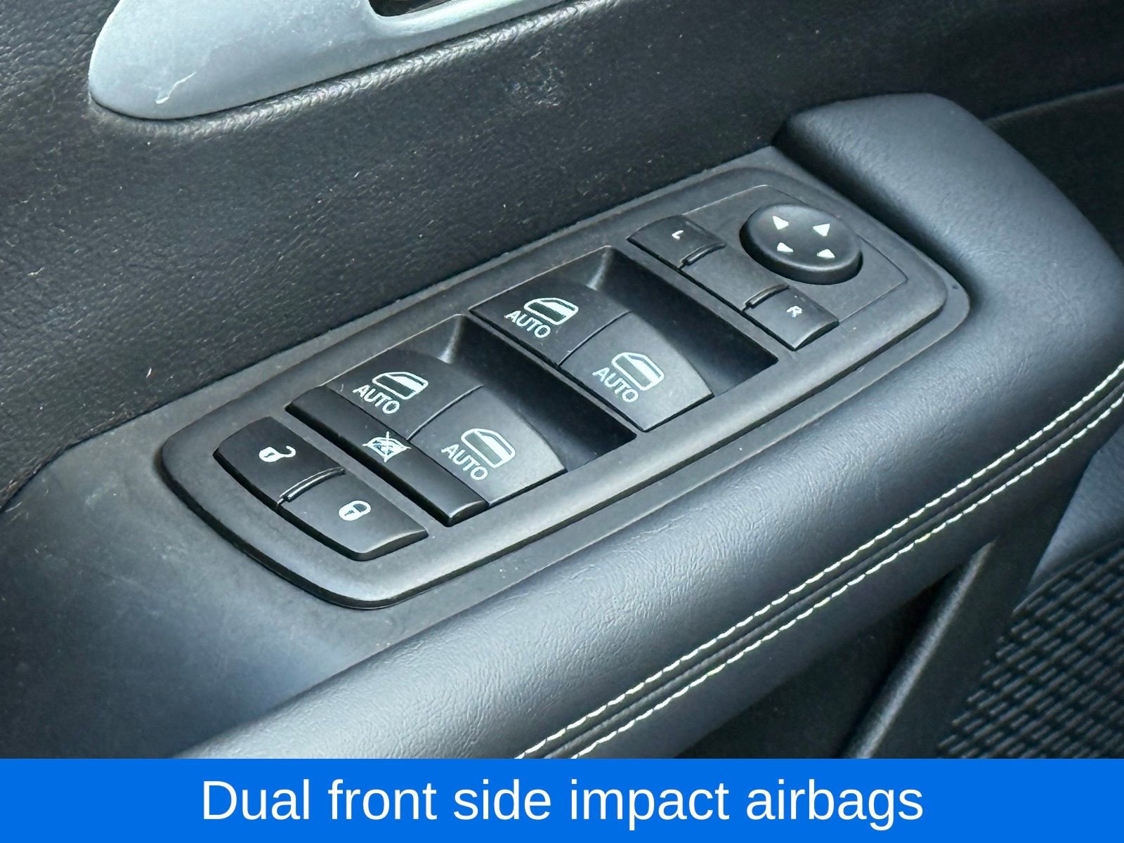 Used 2023 Chrysler Pacifica Touring-L w/ Uconnect Theater Family Group image 44