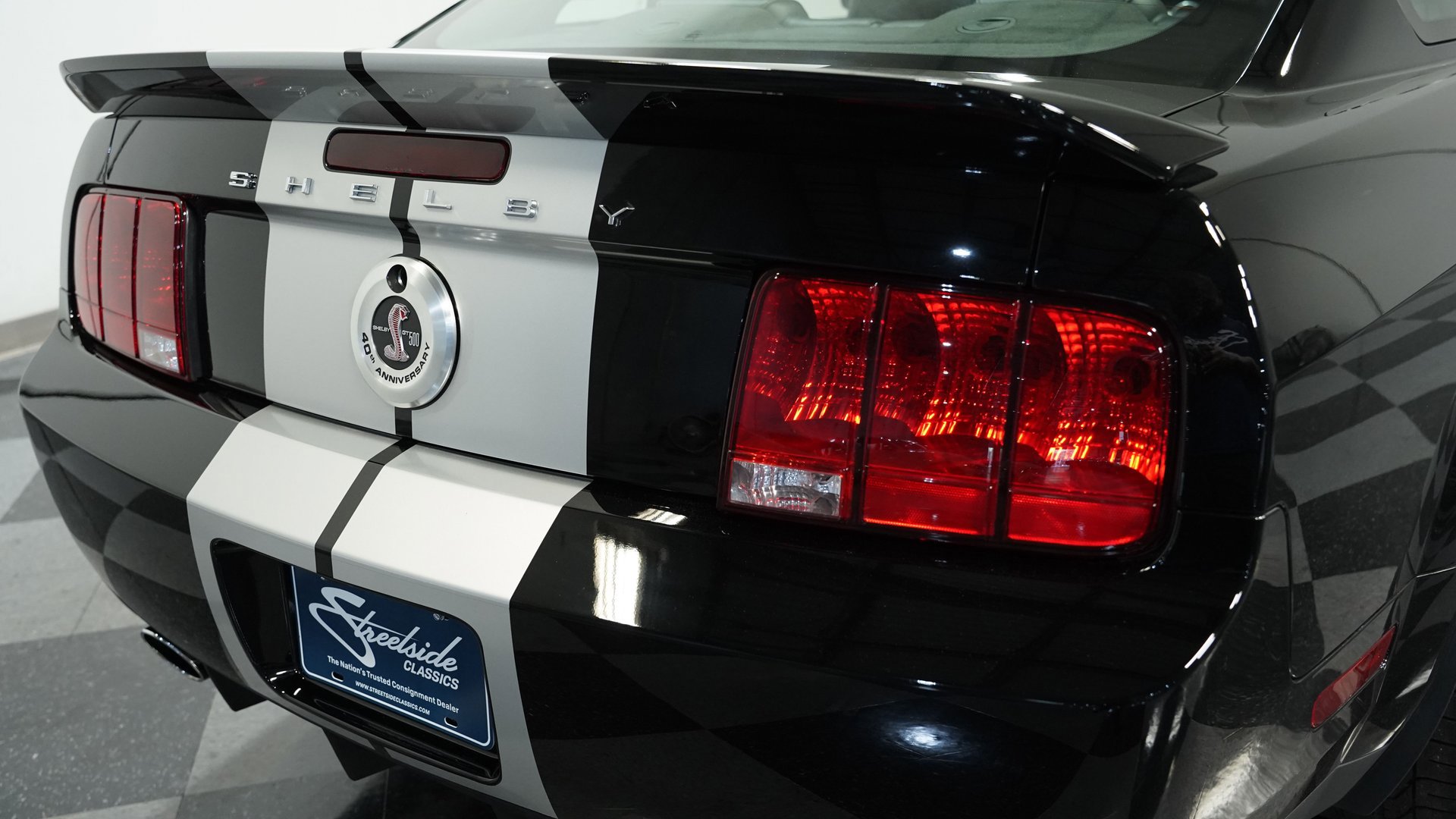 Used 2007 Ford Mustang Shelby GT500 RWD image 21