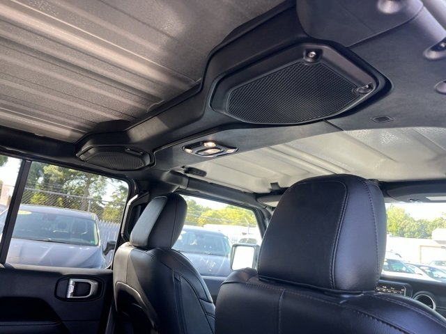 Used 2023 Jeep Wrangler Unlimited Sahara w/ Cold Weather Group image 17