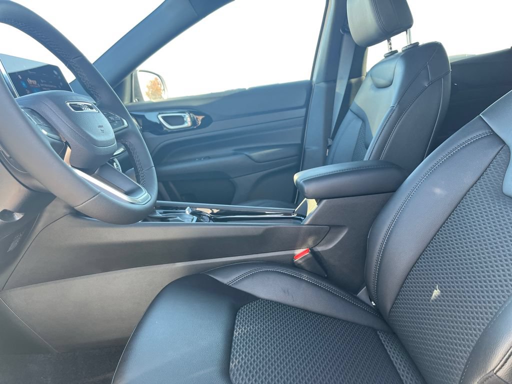 New 2026 Jeep Compass Latitude AWD/4WD image 19