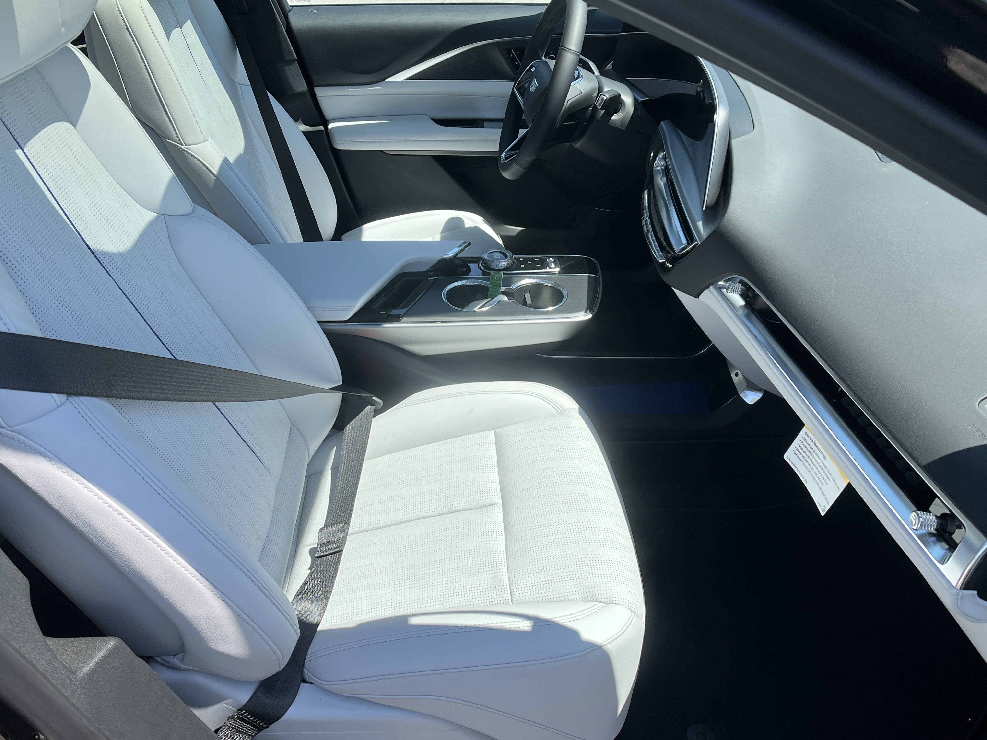 New 2025 Cadillac Lyriq Luxury image 15