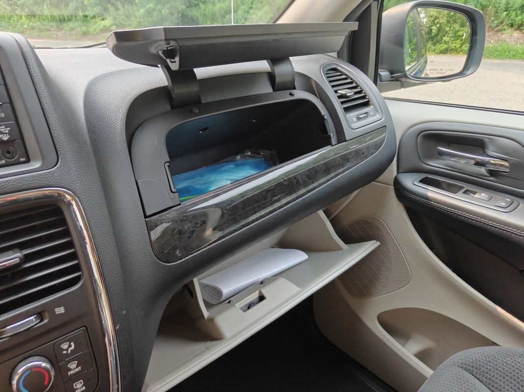 Used 2019 Dodge Grand Caravan SE w/ UConnect Hands-Free Group FWD image 33