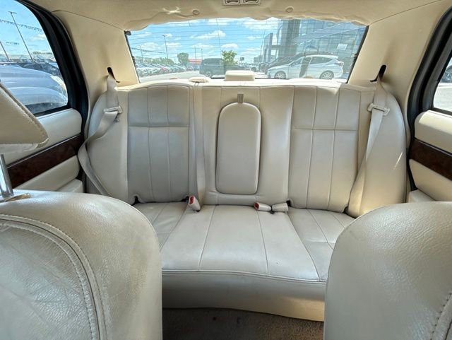 Used 2010 Mercury Grand Marquis LS RWD image 3