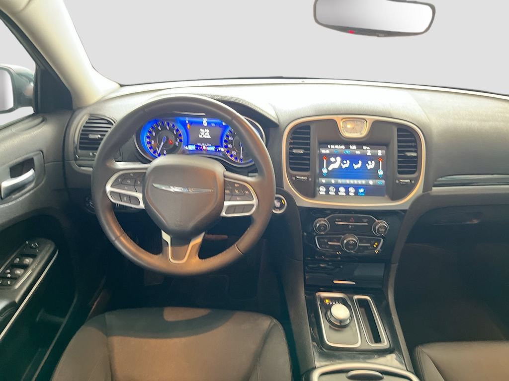 Used 2023 Chrysler 300 Touring w/ Sport Appearance Package RWD image 22