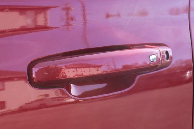 Used 2015 GMC Yukon XL SLT w/ Open Road Package image 9