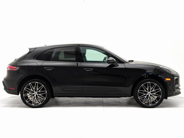 Certified 2025 Porsche Macan image 33