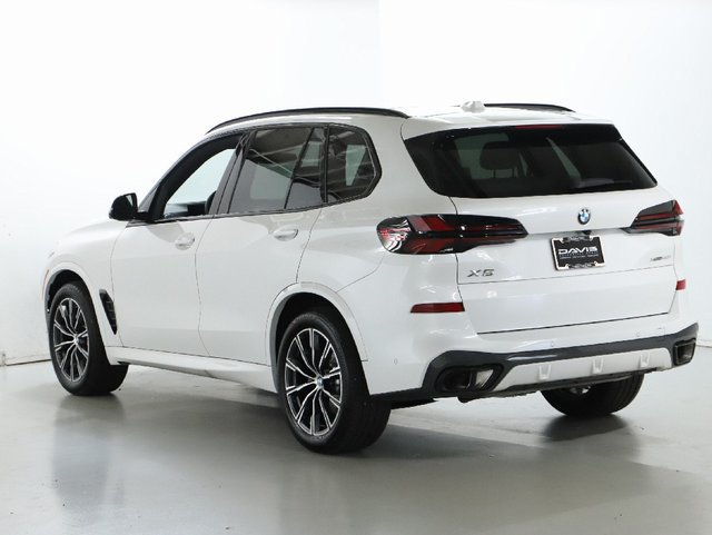 Used 2026 BMW X5 xDrive40i w/ M Sport Package AWD/4WD image 45