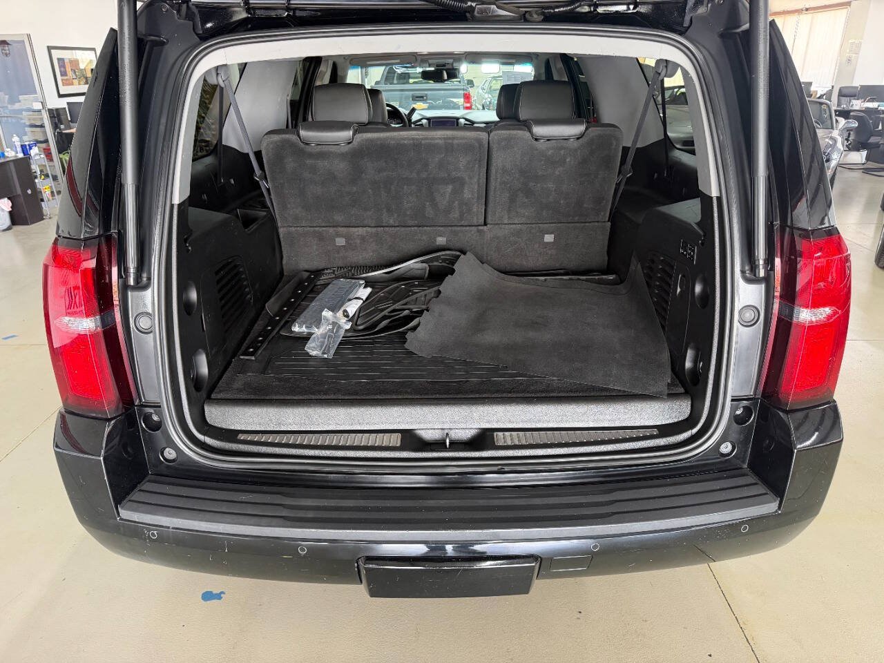 Used 2017 Chevrolet Suburban LT AWD/4WD image 9