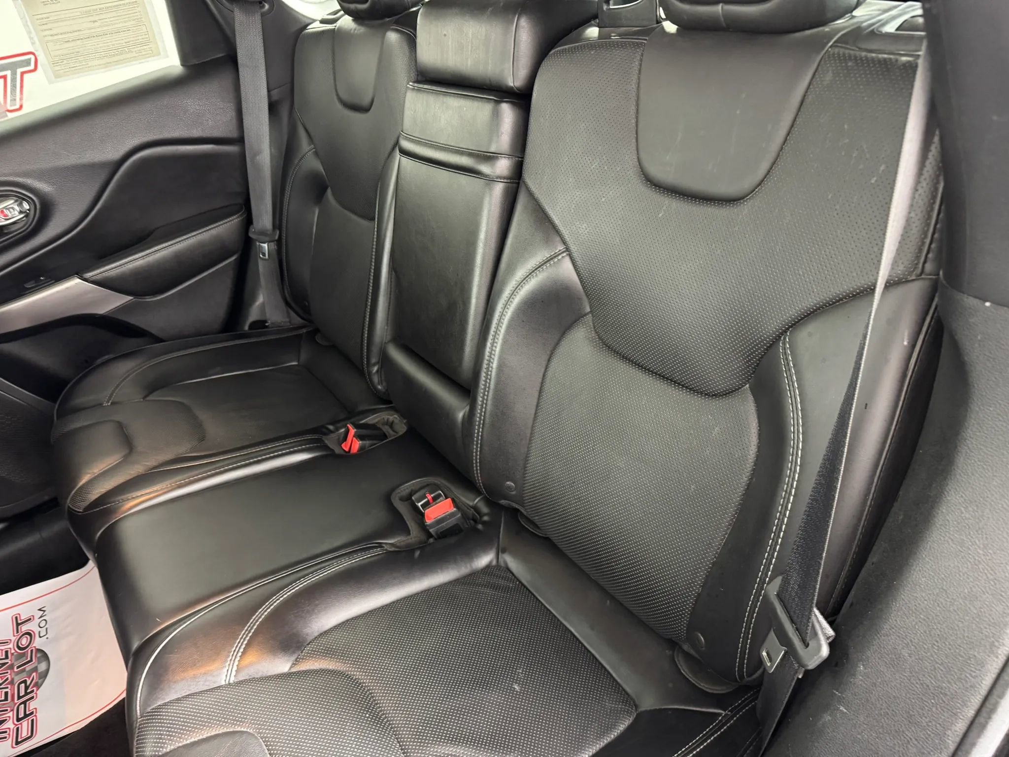 Used 2019 Jeep Cherokee Limited image 36