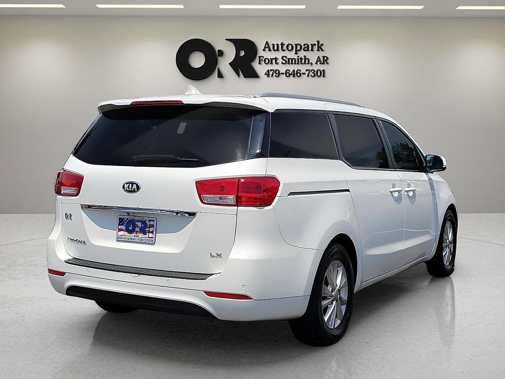 Used 2016 Kia Sedona LX w/ Option Group 020 FWD image 5