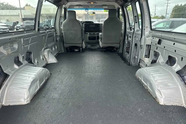 Used 2014 Ford E-150 and Econoline 150 w/ Power Group image 14