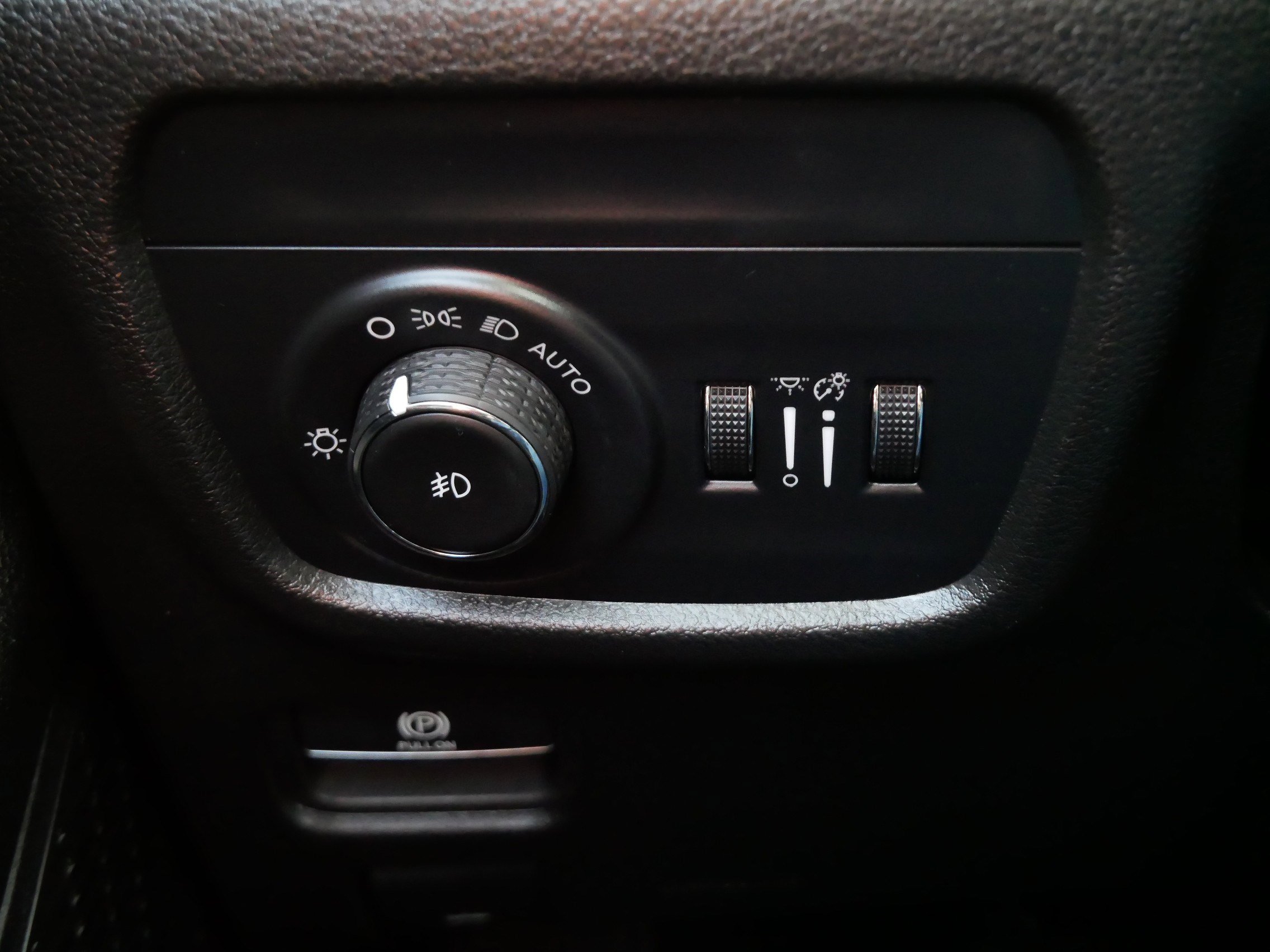 Used 2023 Jeep Grand Cherokee Limited w/ Black Appearance Package image 27