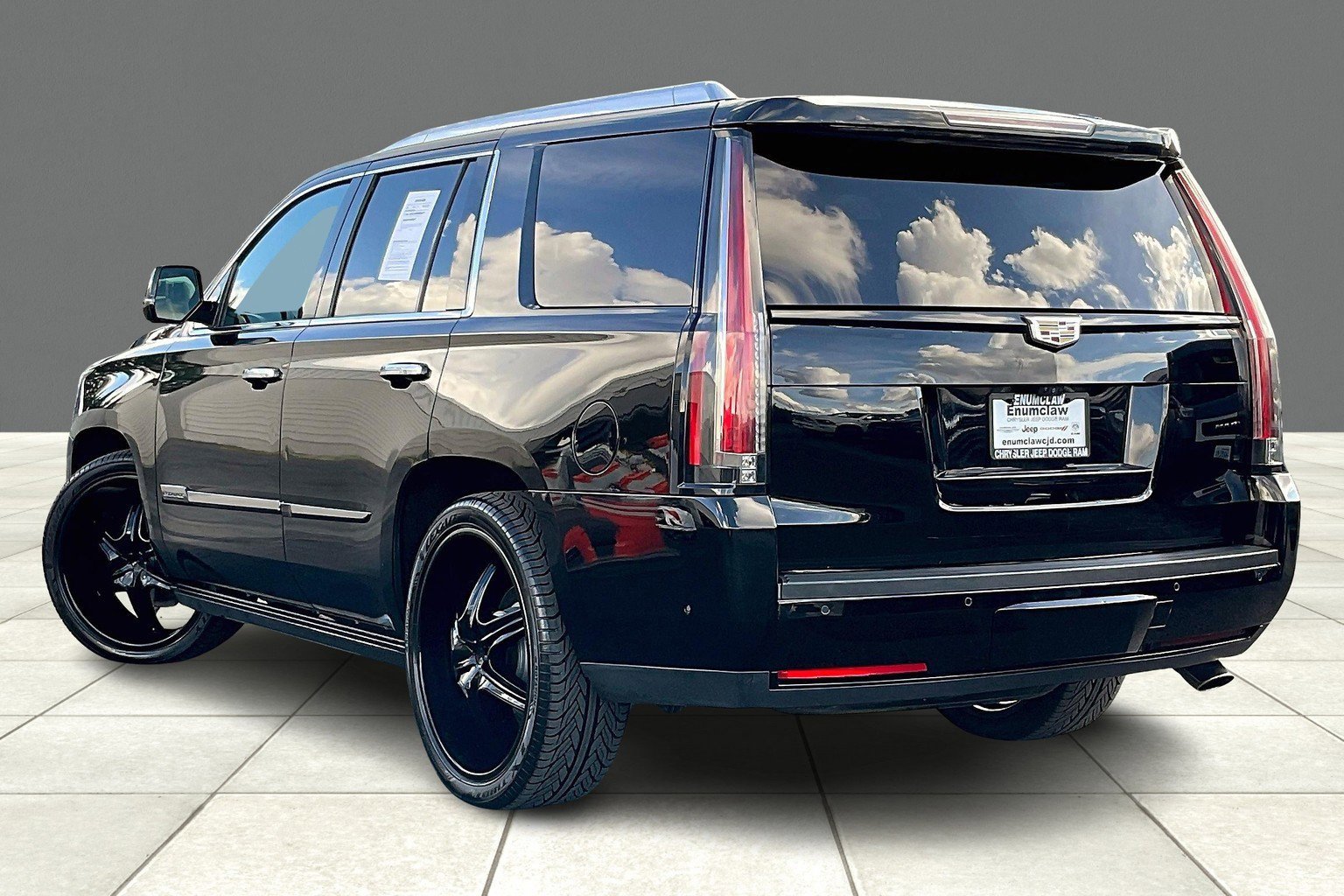 Used 2017 Cadillac Escalade Platinum image 11