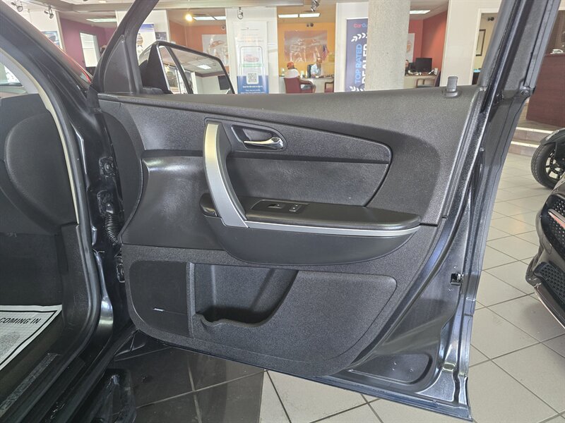 Used 2009 GMC Acadia SLT AWD/4WD image 12