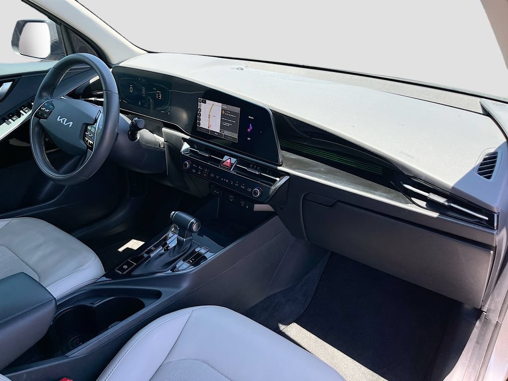 Used 2023 Kia Niro EX FWD image 29