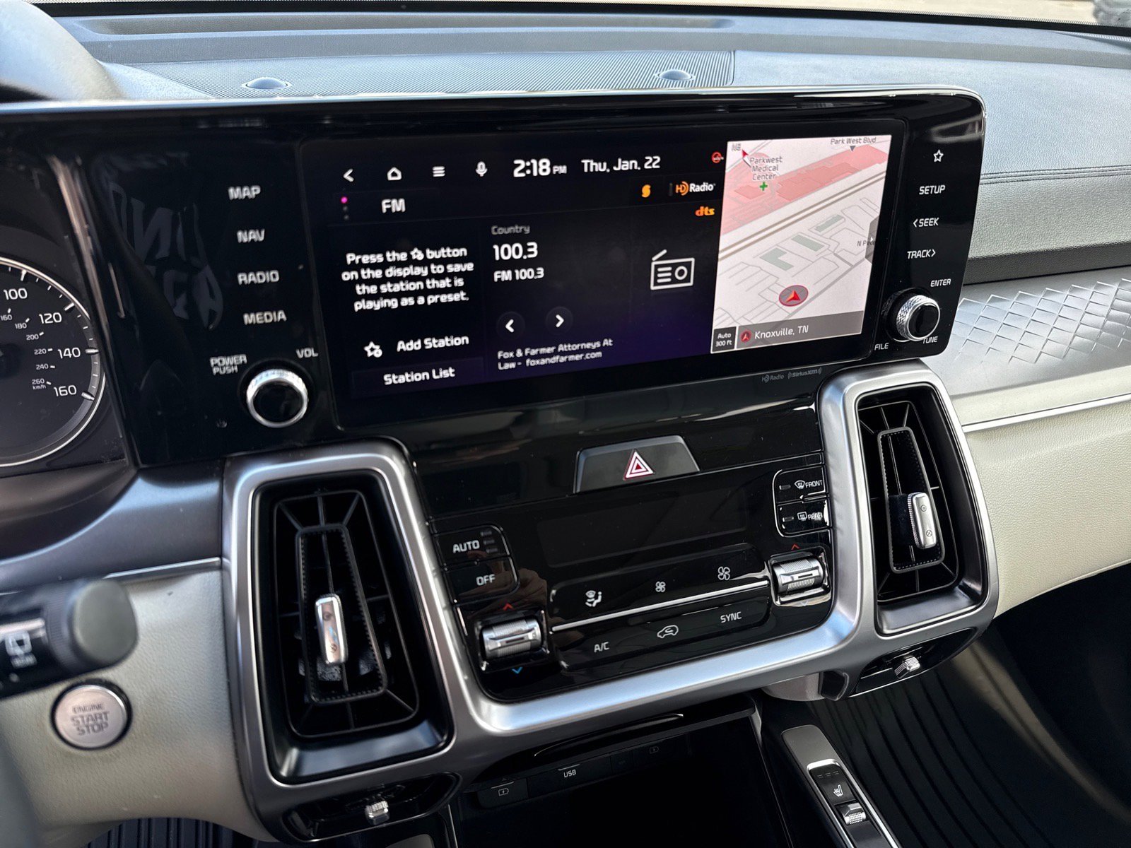 Used 2023 Kia Sorento S w/ Panoramic Sunroof Package image 18