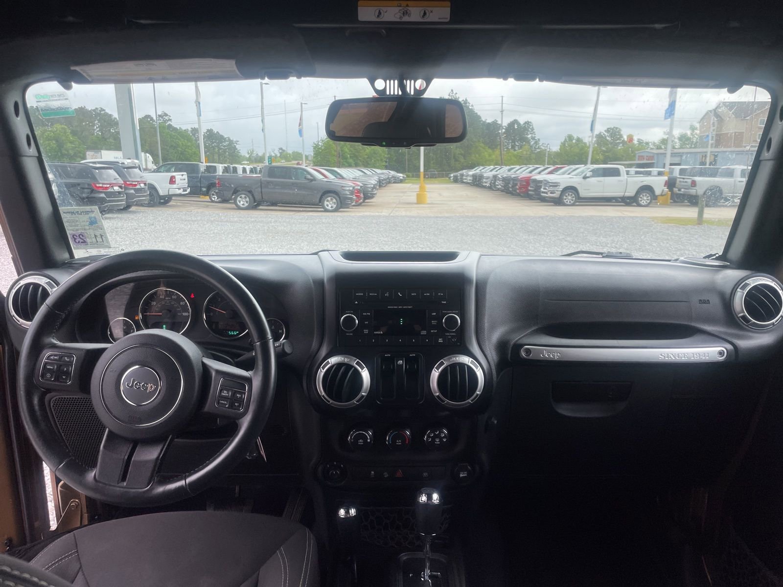 Used 2015 Jeep Wrangler Sahara w/ Connectivity Group image 9