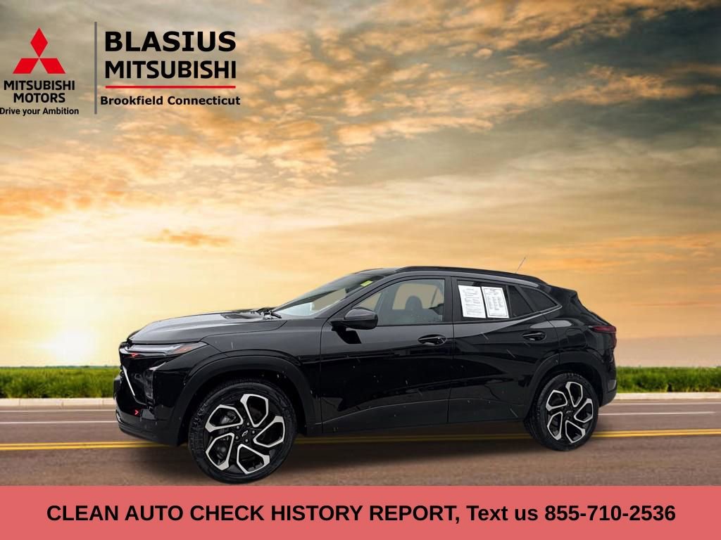 Used 2024 Chevrolet Trax RS image 3