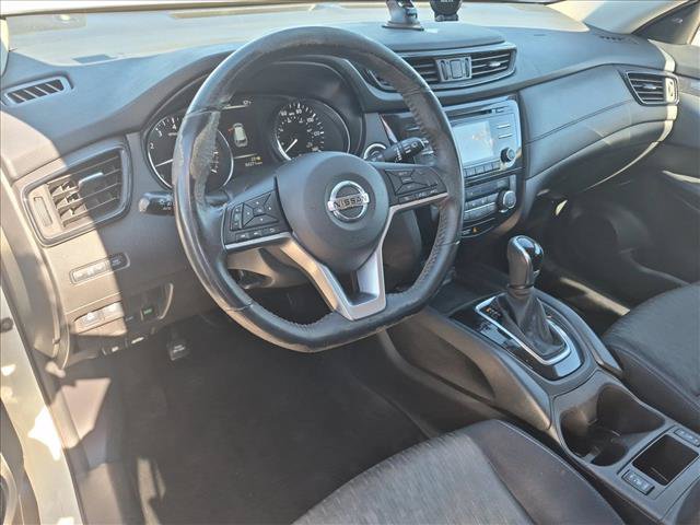 Used 2017 Nissan Rogue SV FWD image 10