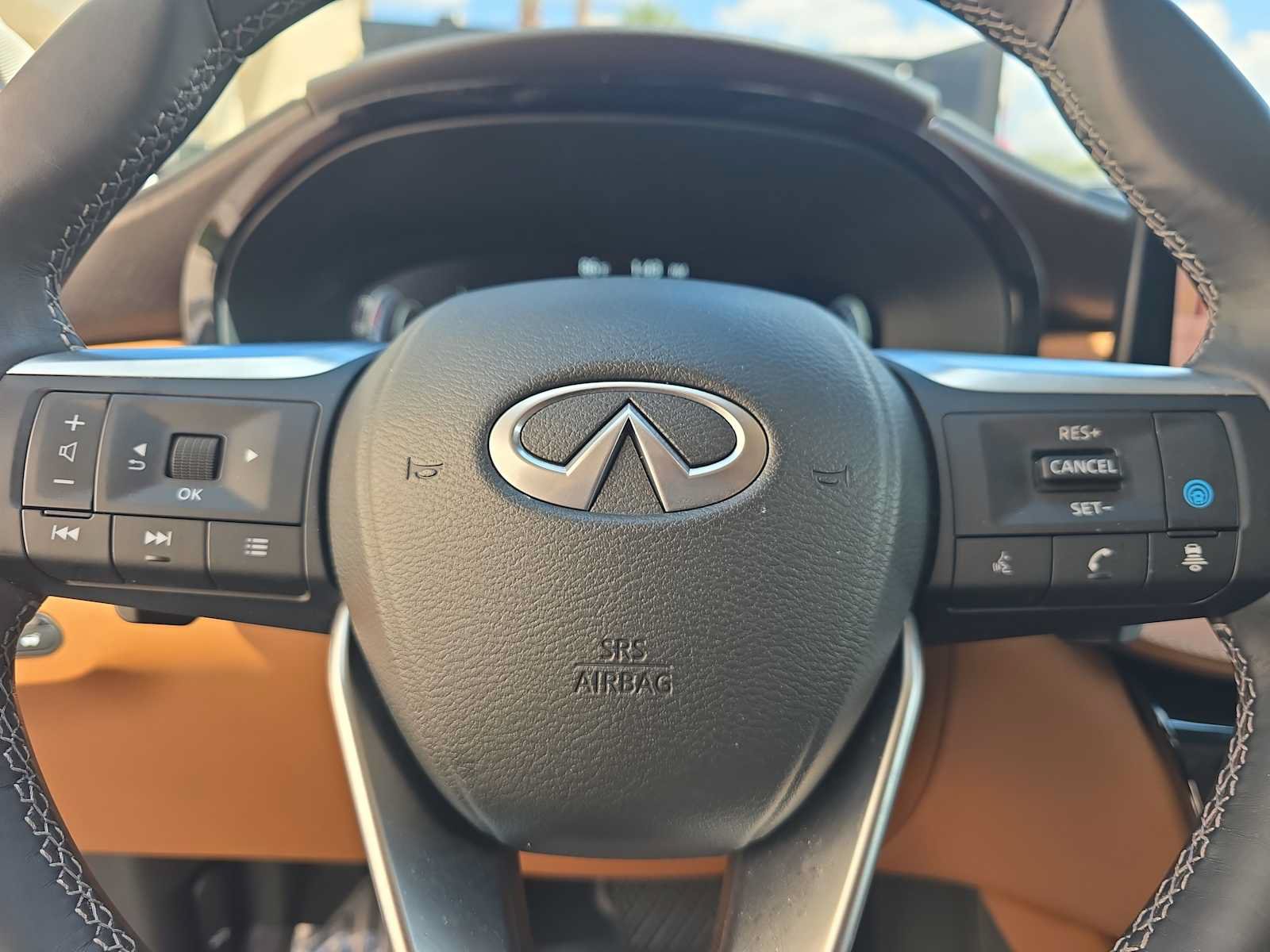 Used 2025 INFINITI QX60 Sensory AWD/4WD image 24