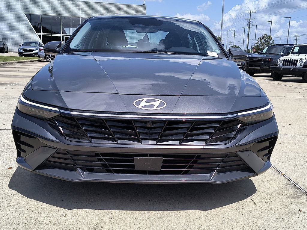 Used 2024 Hyundai Elantra Limited image 15