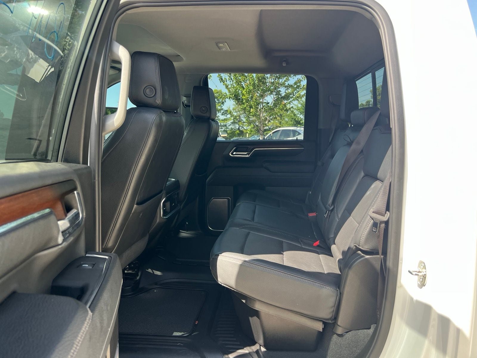 Used 2024 GMC Sierra 3500 Denali w/ Denali Reserve Package AWD/4WD image 18