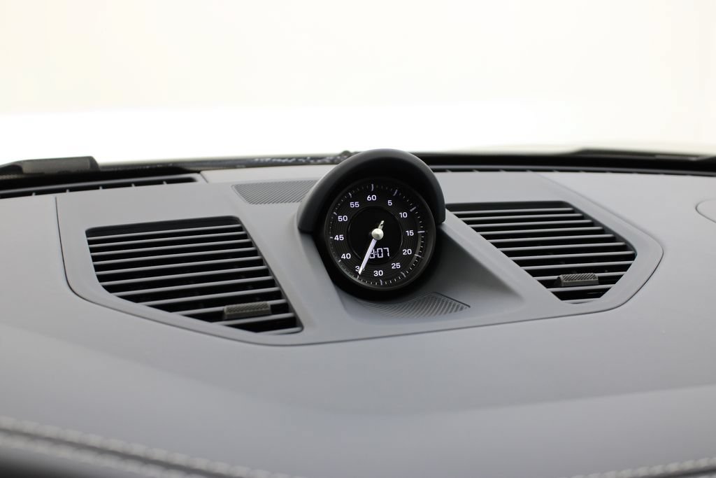 Certified 2025 Porsche 911 Carrera RWD image 33