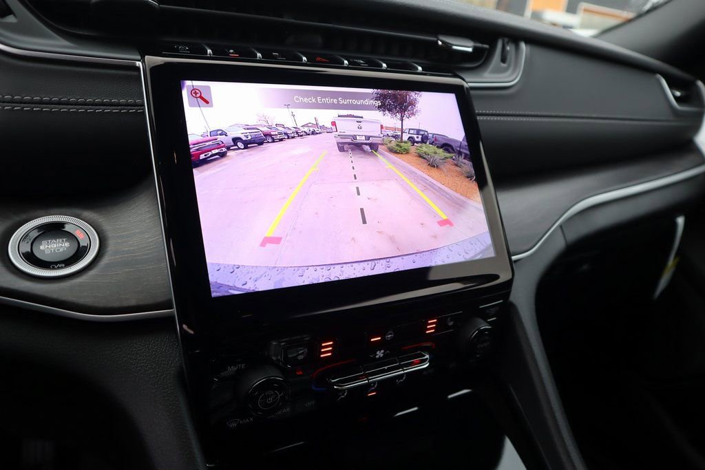 New 2025 Jeep Grand Cherokee L Limited image 6