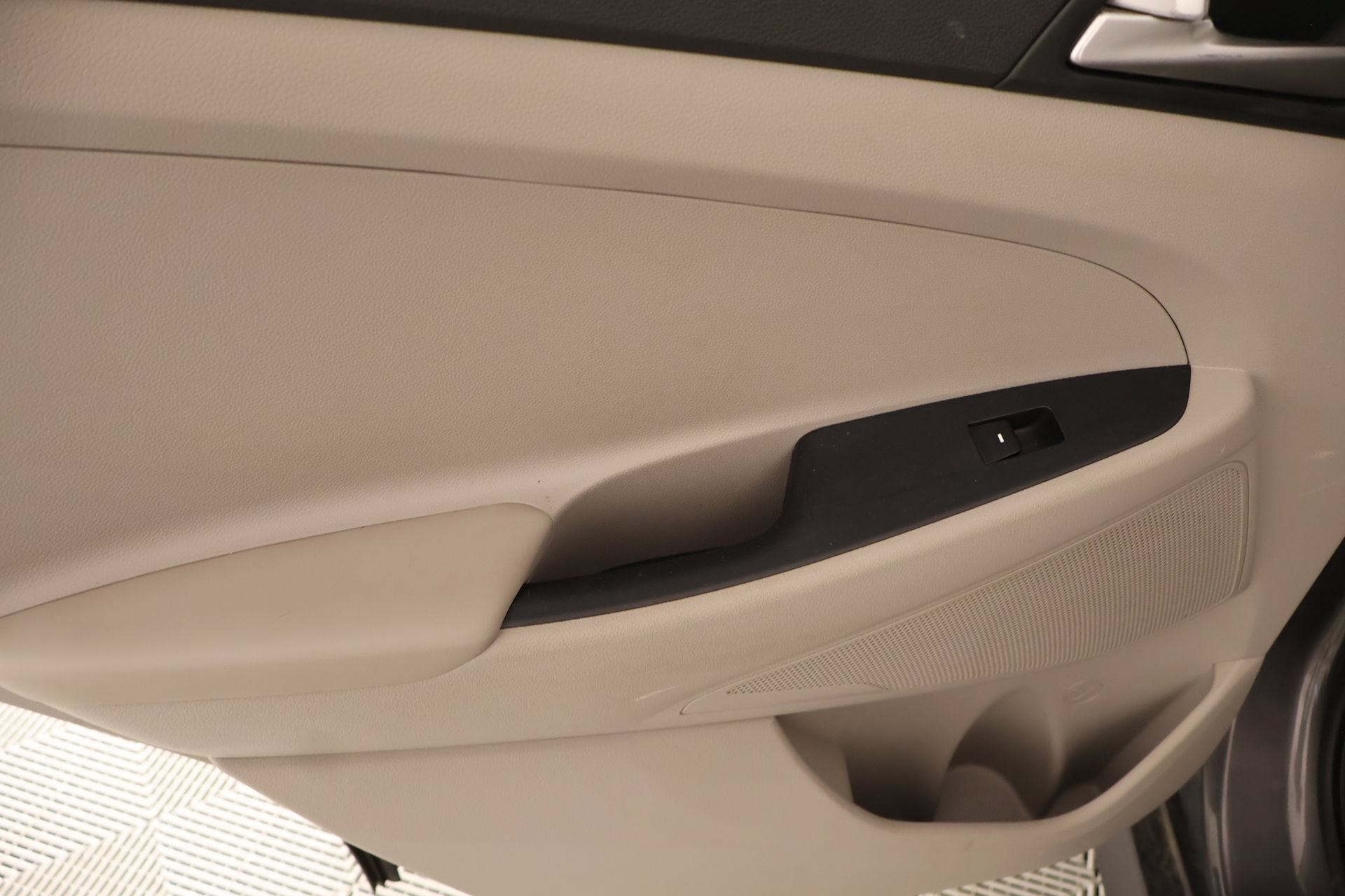 Used 2020 Hyundai Tucson Value FWD image 16