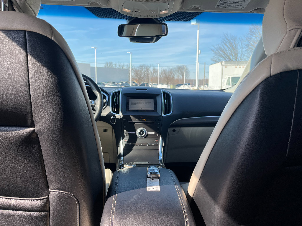 Used 2019 Ford Edge Titanium image 19