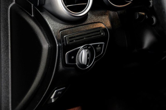 Used 2020 Mercedes-Benz GLC 300 image 25
