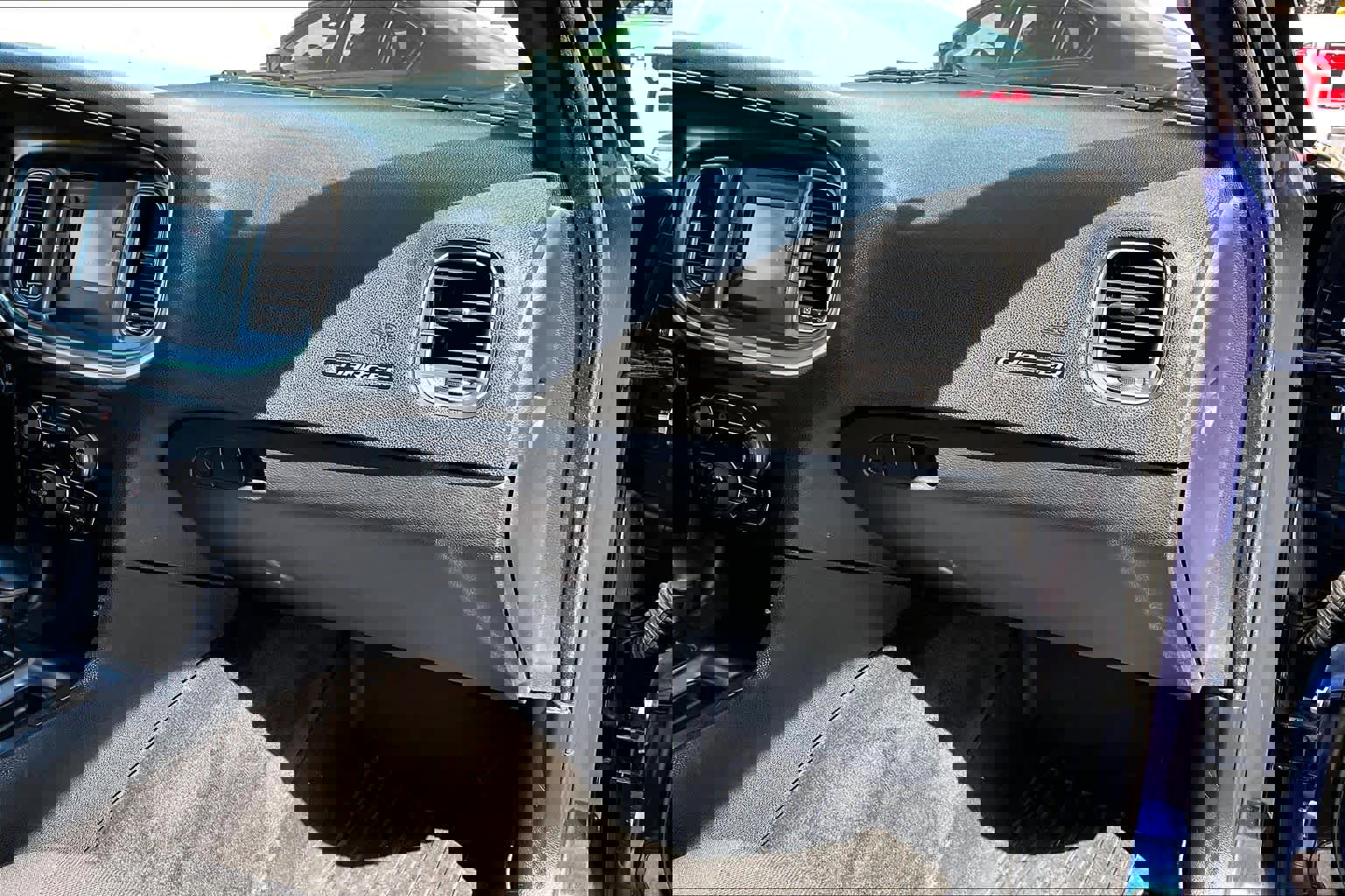 Used 2015 Dodge Charger SE image 19