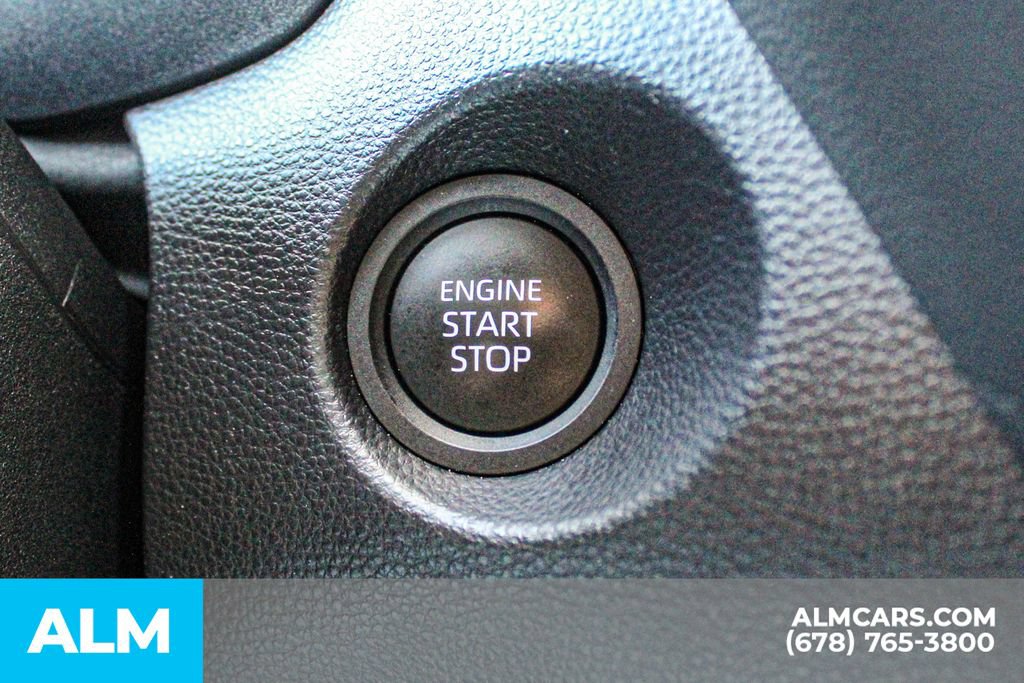 Used 2026 Toyota Corolla Cross XLE FWD image 28