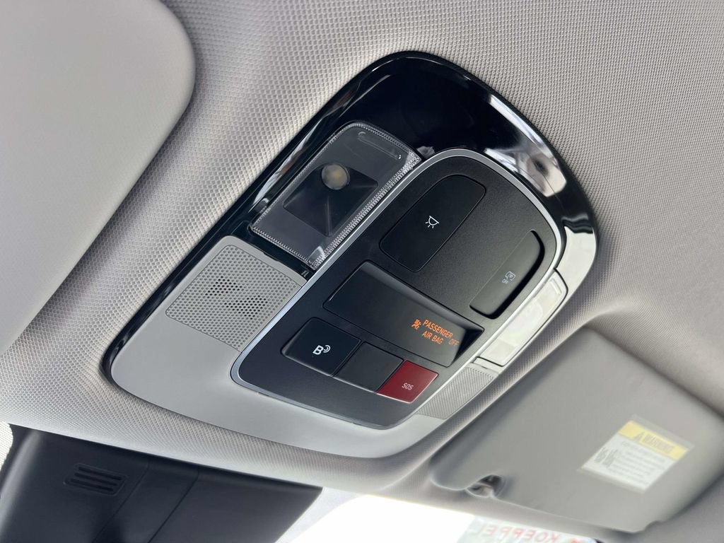 Used 2025 Hyundai Tucson SE AWD/4WD image 32