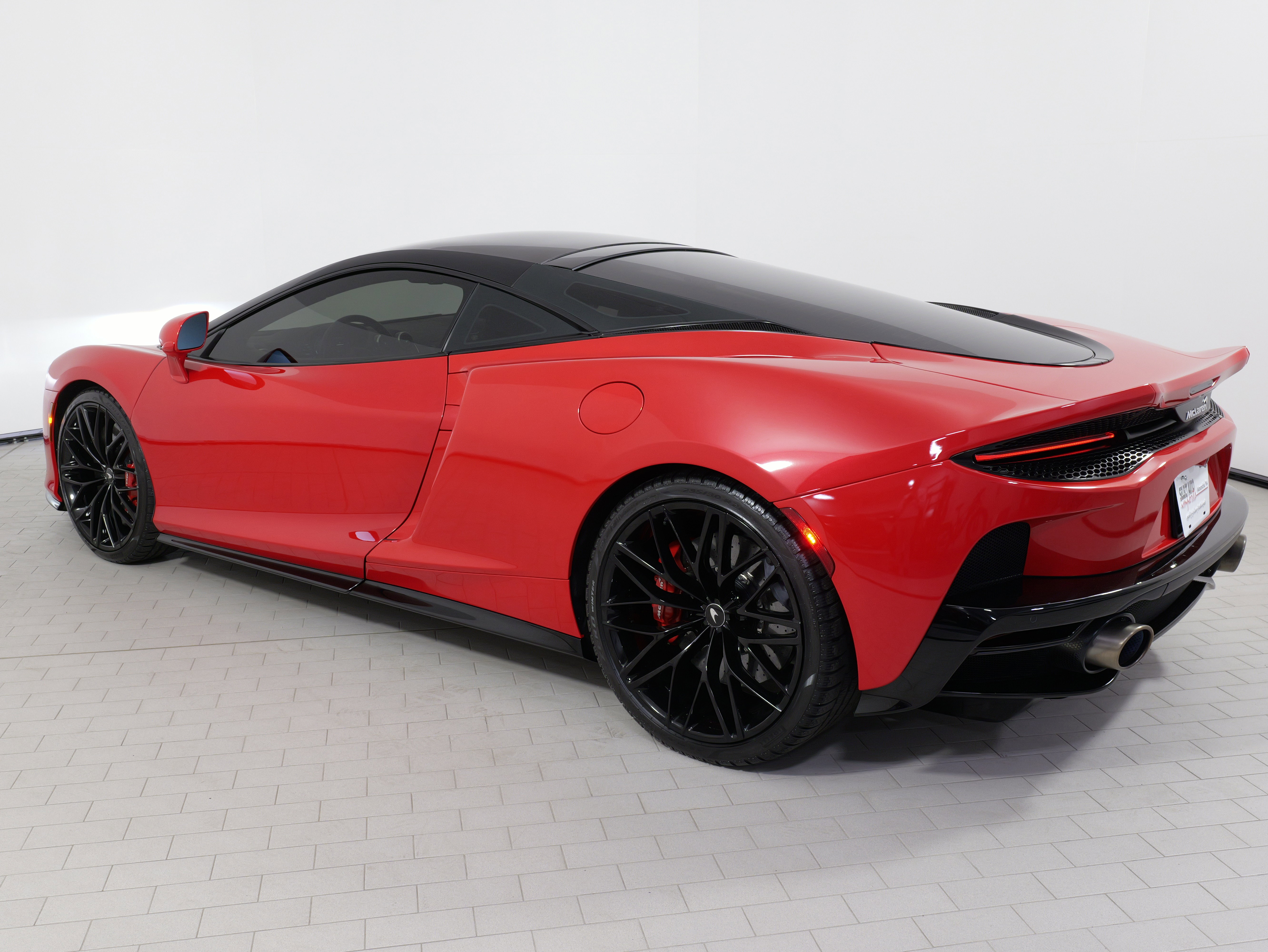 Used 2022 McLaren GT image 18