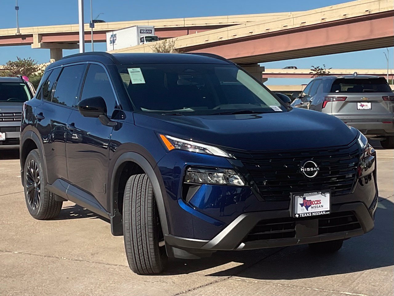 New 2027 Nissan Rogue Dark Armor AWD/4WD image 3